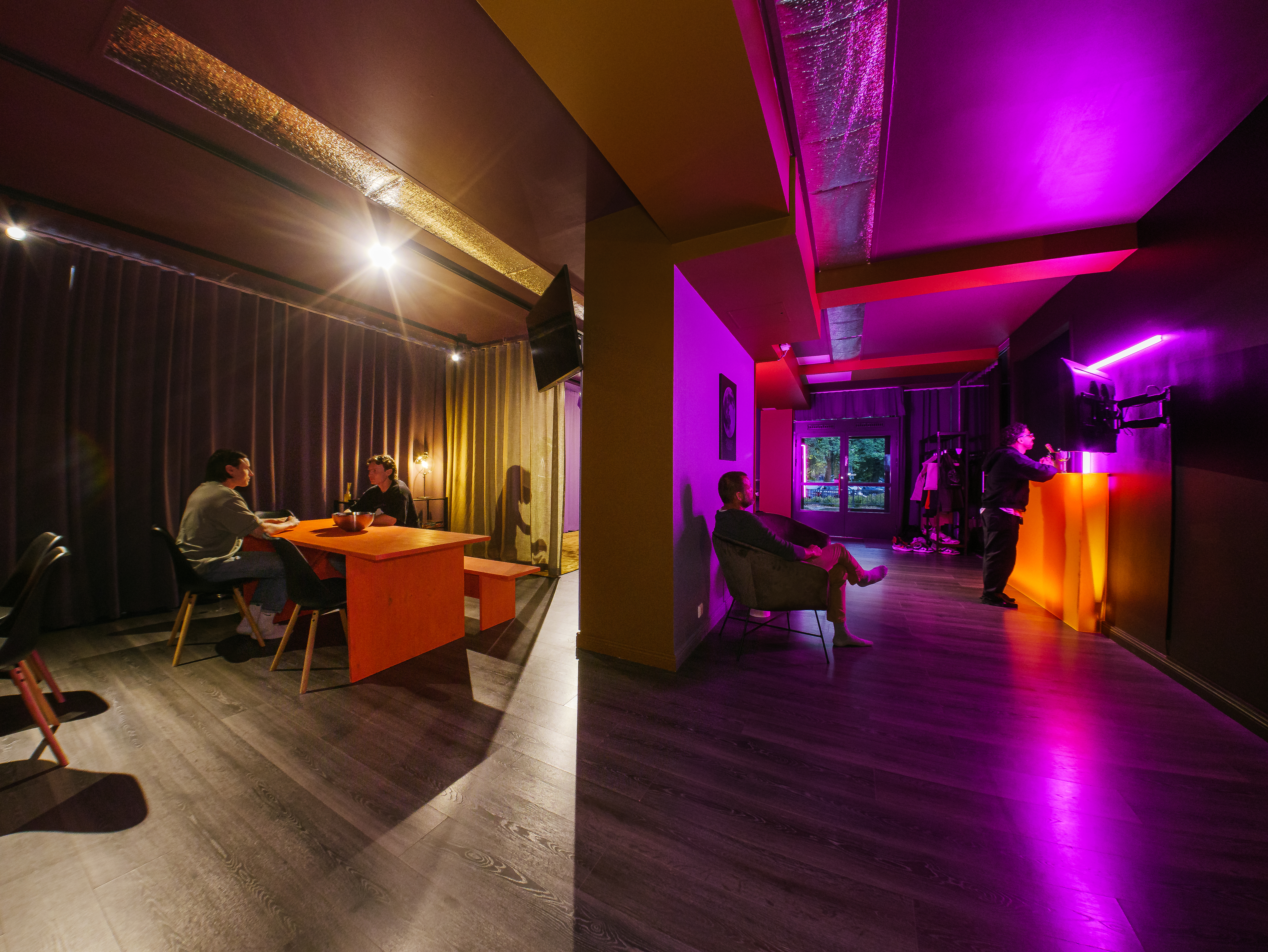 Yhteistä tekemistä yritysjuhlissa