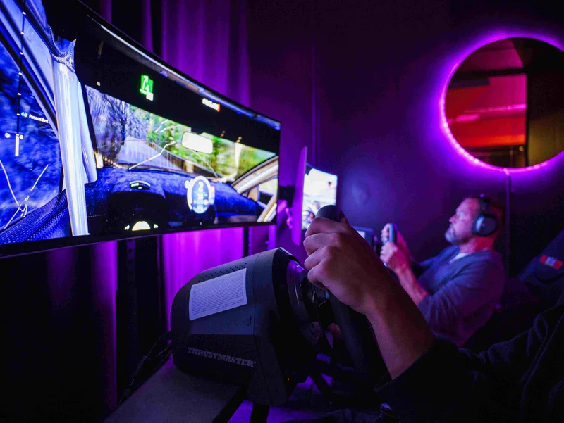 Ajosimulaattorit GameSpacessa – polttariohjelma Helsingissä